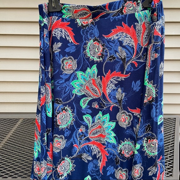 EUC Appleseed’s multicolor patterned fully lined midi skirt - Picture 5 of 10